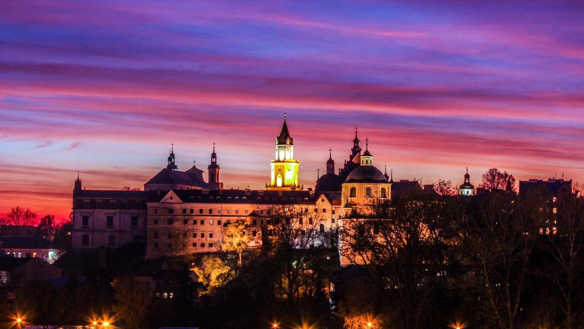 Dom Tu I Teraz Hostel Lublin Bagian luar foto