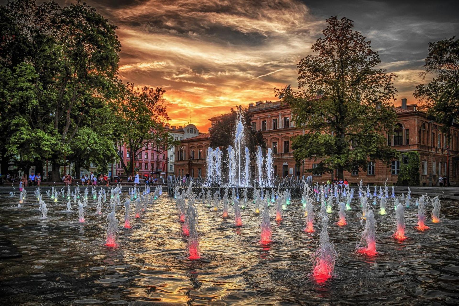 Dom Tu I Teraz Hostel Lublin Bagian luar foto