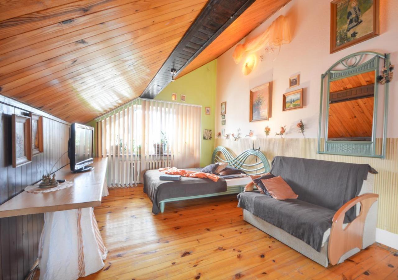 Dom Tu I Teraz Hostel Lublin Bagian luar foto